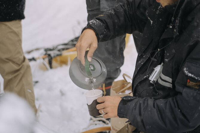 Shared Snowshoe Hiking Tour in Semboku