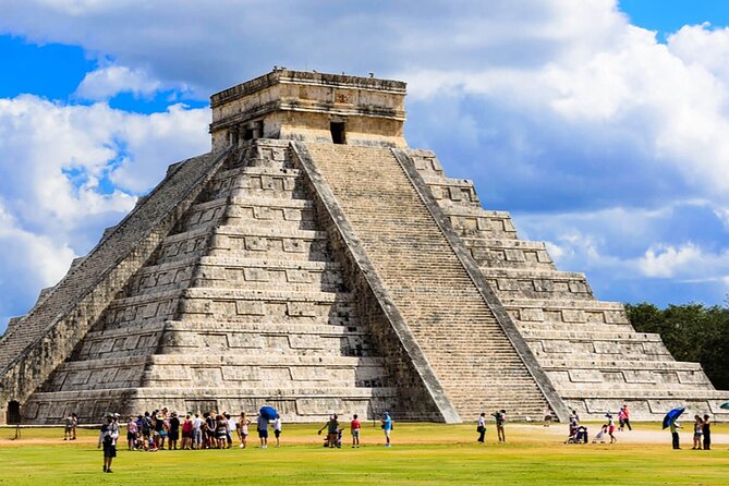 Shared Transfer to Cancun Downtown or Hotel Zone