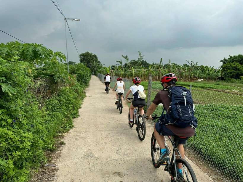 Sightseeing and Explore Hanoi Amazing Cuisine