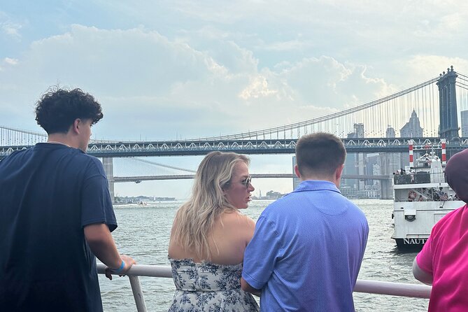 Sightseeing Cruise at Lady Liberty Skyline and Bridges