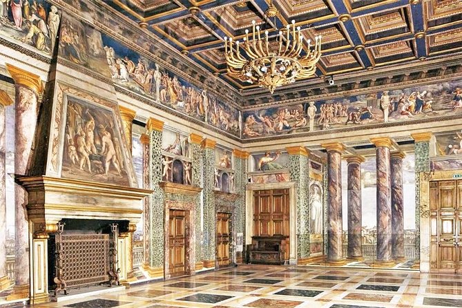 Skip-the-line Villa Farnesina Raphael Paintings & Trastevere Guided Tour in Rome