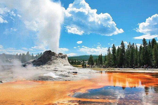 Small Group Salt Lake City, Yellowstone National Park 6-Day Tour