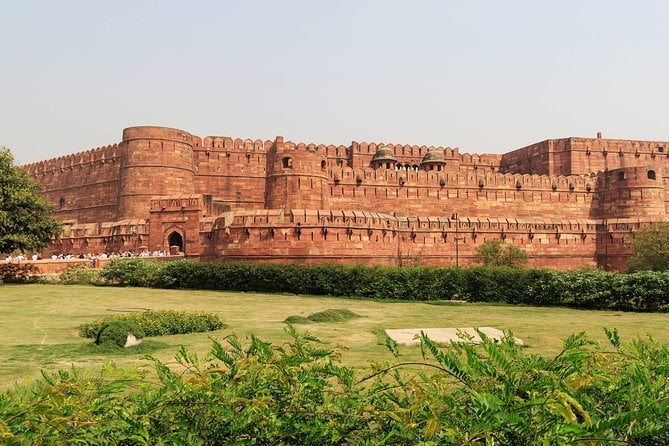 Taj Mahal Tour by Gatimaan Express Train