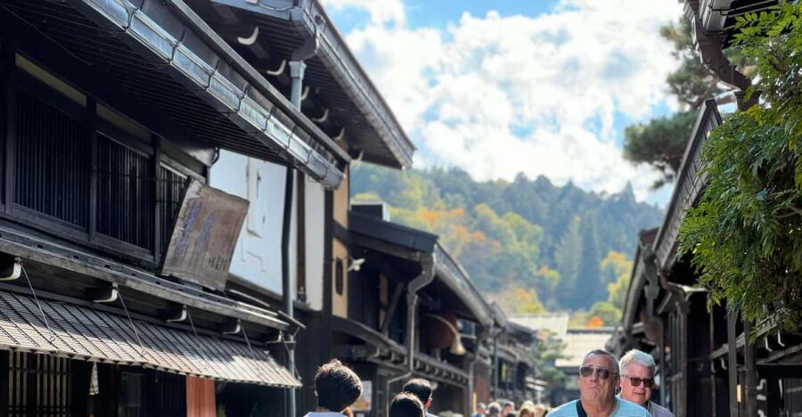 Takayama: Full-Day Private Guided Tour to 6 GYG Top Spots - Tour Overview and Pricing