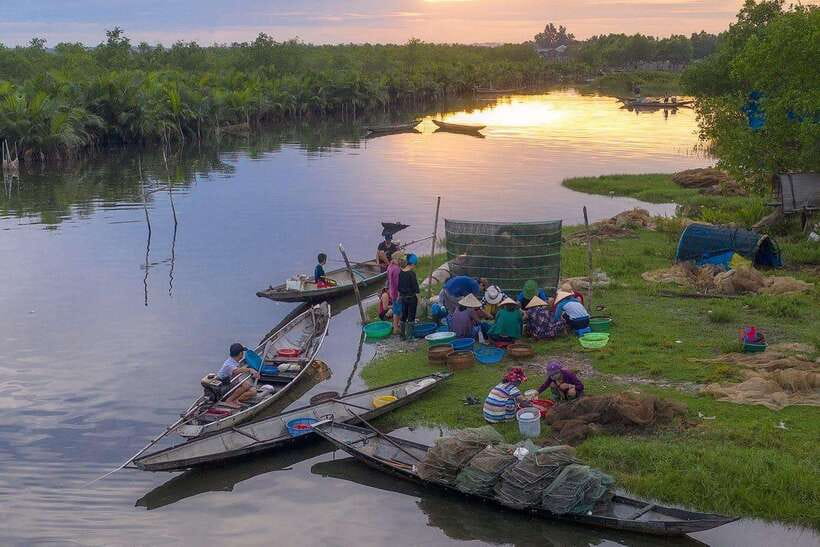 Tam Giang Lagoon Sunset Cruise Group Tour From Hue City - Tour Highlights