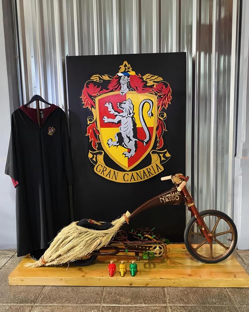 Teror: Visit to Art on Wheels Gallery