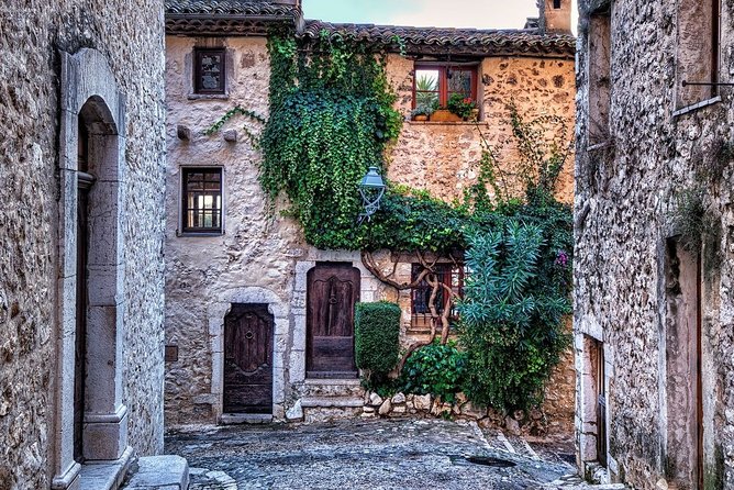 The Charming Villages of Provence Full Day Private Tour