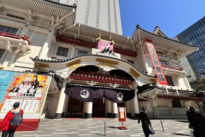 Tokyo Guided Tour of Japanese Traditional Performance Art Kabuki