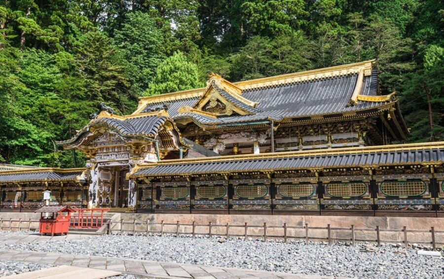 Tokyo Nikko Toshogu Shrine Iroha-zaka Lake Chuzenji Day Tour
