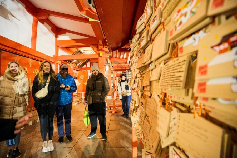 Tokyo: Shinjuku Night Walking Tour & Secret Backstreets