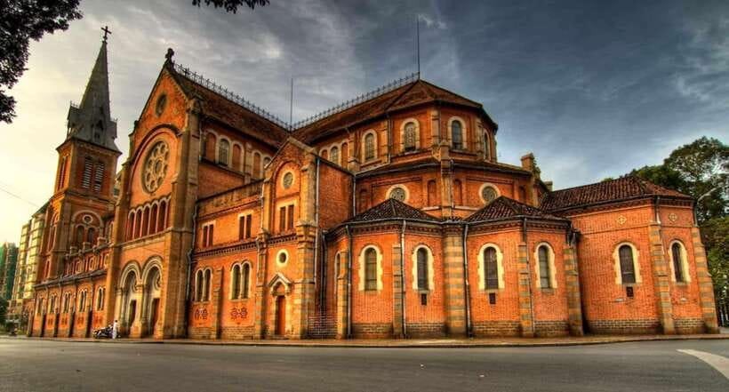 Top 1 Choice: Cu Chi Tunnels and Ho Chi Minh City