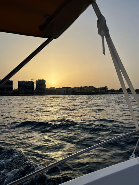Torrevieja: Sunset Onboard in Exclusive Boat + Cava.