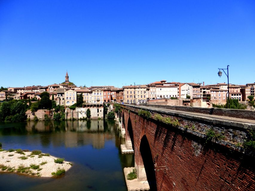 Toulouse: Albi and Cordes/Ciel Day Trip With Audio Guides