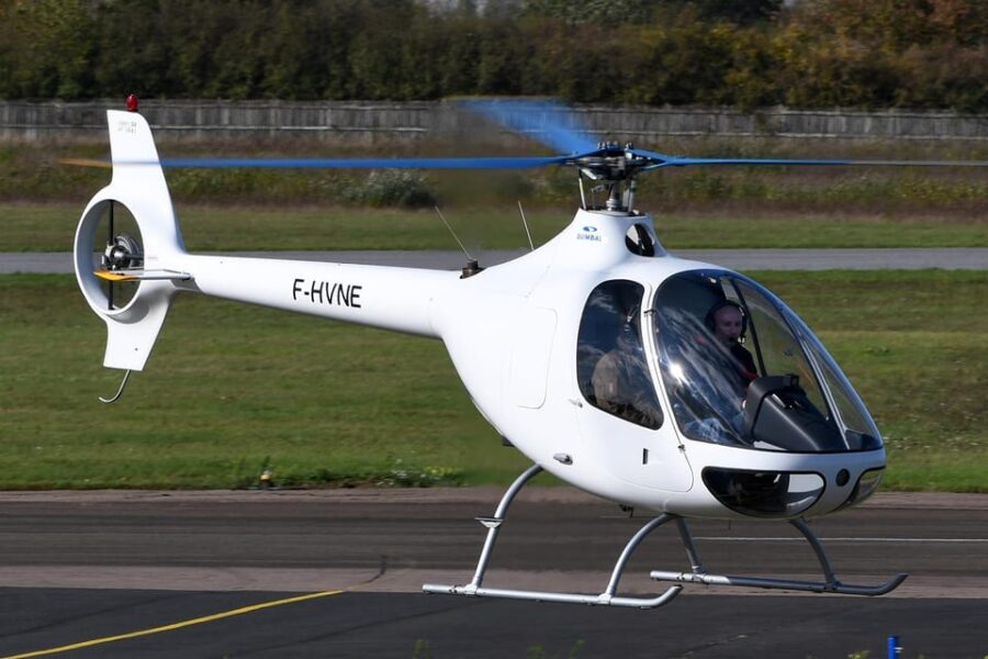 Toussus Le Noble: 30 Minutes Helicopter Flying Lesson