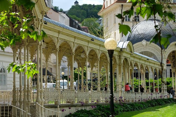 Transfer From Prague to Karlovy Vary: Private Daytrip With 2h for Sightseeing - Inclusions and Amenities