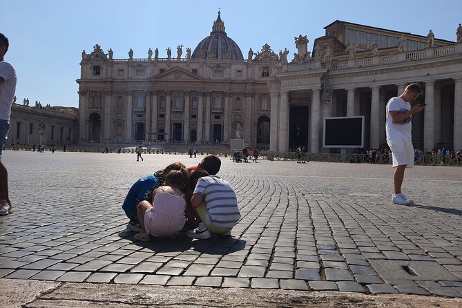 Treasures of St Peter Basilica Scavenger Hunt for Kids & Families