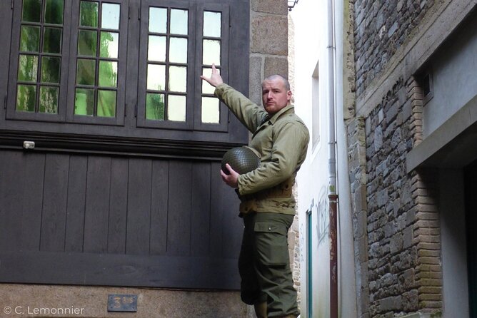 Unusual Guided Tour of Saint Malo in Immersion in 1944