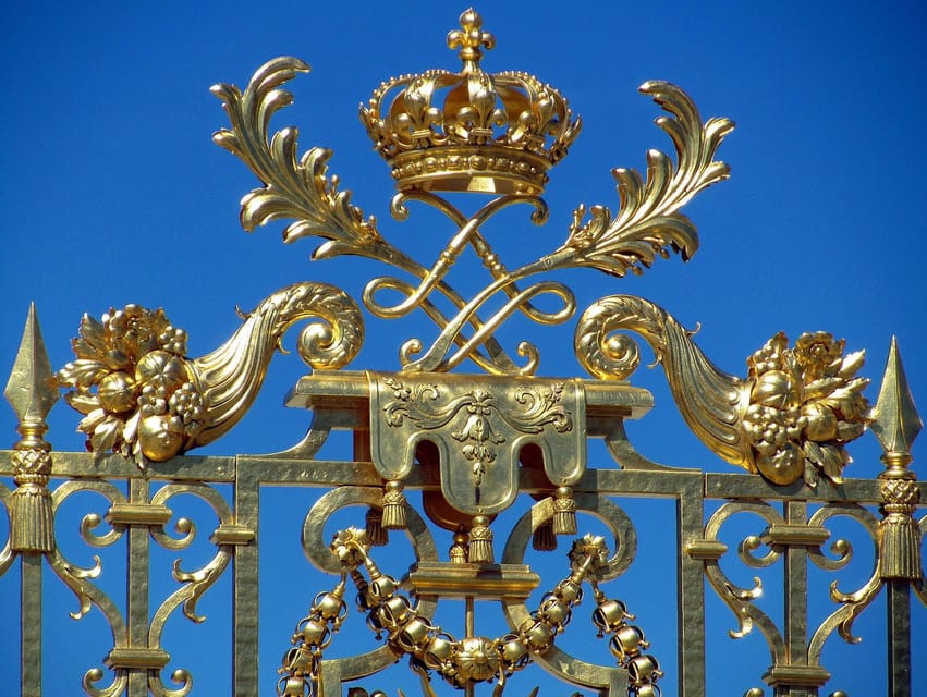 Versailles: Intimacy VIP Skip-Line Family Tour