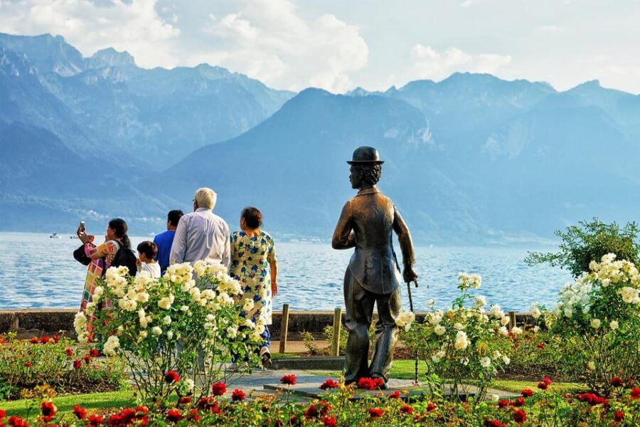 Vevey: Express Walk With a Local in 60 Minutes