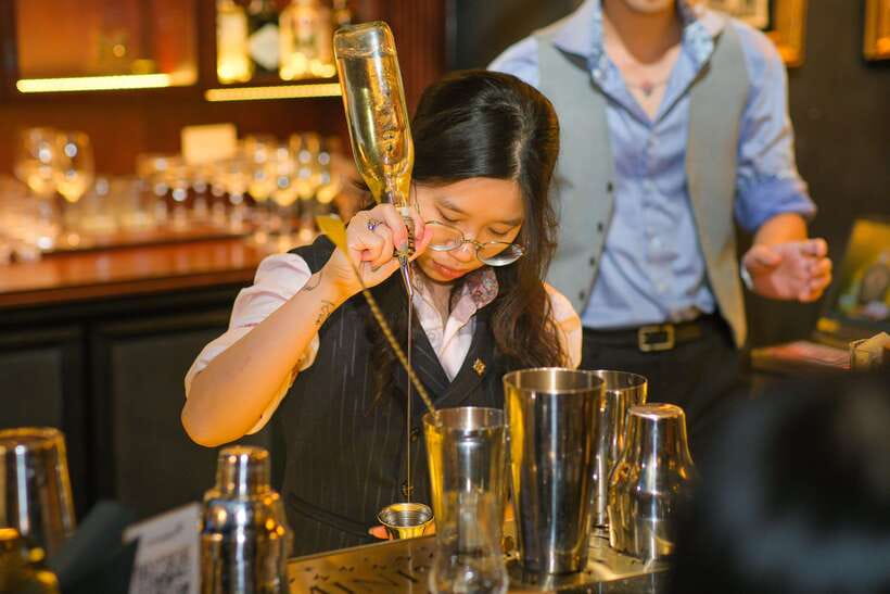 Vietnam Gin Tasting Experience With Ministry Social Club