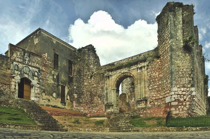 Walk Through the Colonial Zone of Santo Domingo, ALL INCLUSIVE Plan