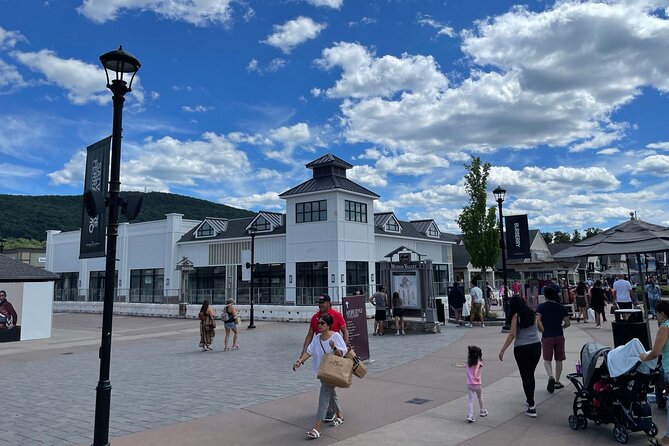 Woodbury Outlets Roundtrip Transfer Shopping Tour From New York