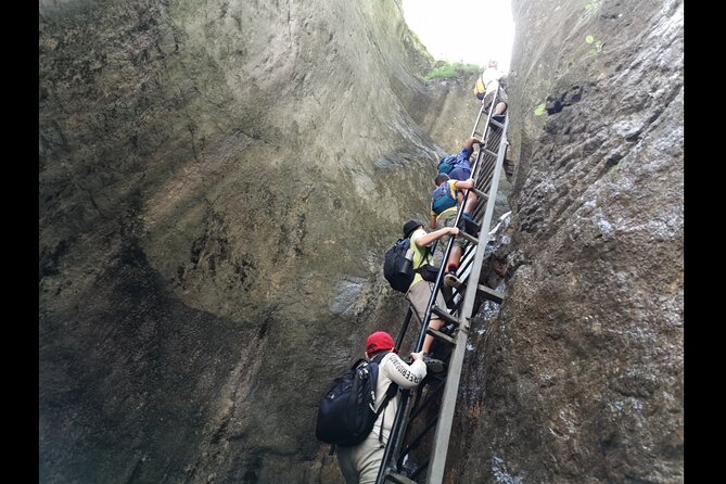 Zipline, Hiking and Canyon Crossing Expedition