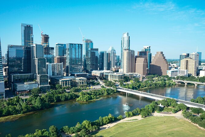 20 Minutes Downtown Austin and Lake Austin - Inclusions