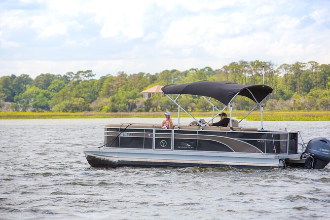 22 Ft. Luxury Pontoon Rental Review - Key Features and Amenities of the Boat
