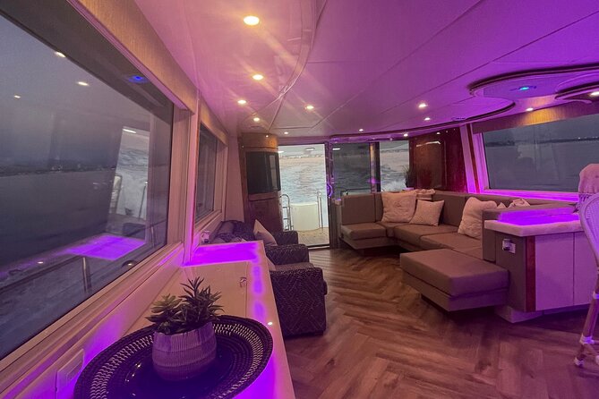 85 Ft Luxury Yacht Rental in Newport Beach - Booking and Pricing Details