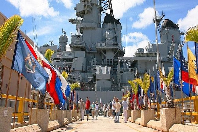 Battleships of WWII at Pearl Harbor Review - Exploration of the USS Missouri Memorial