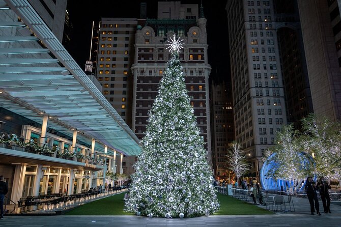 Downtown Holiday Lights, Food & Cocktail Tour - Signature Cocktails
