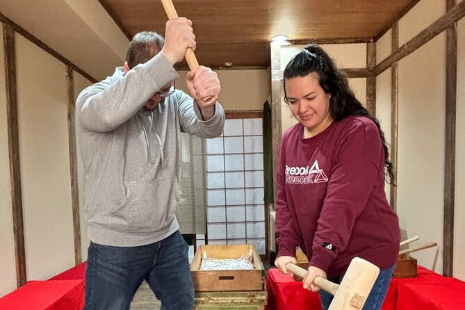 【For Adult】Traditional Mochi Pounding Experience With Tasting - Immersive Mochi Making Experience