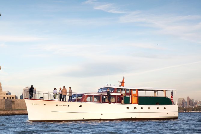 Fall Foliage Cruise on Yacht Full Moon Review - Boarding Process and First Impressions