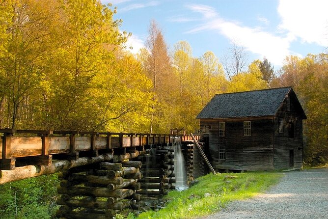 Great Smoky Mountains NP Driving Tour Smartphone Autoplay App/Gps - Highlights of the Tour: Famous and Hidden Spots