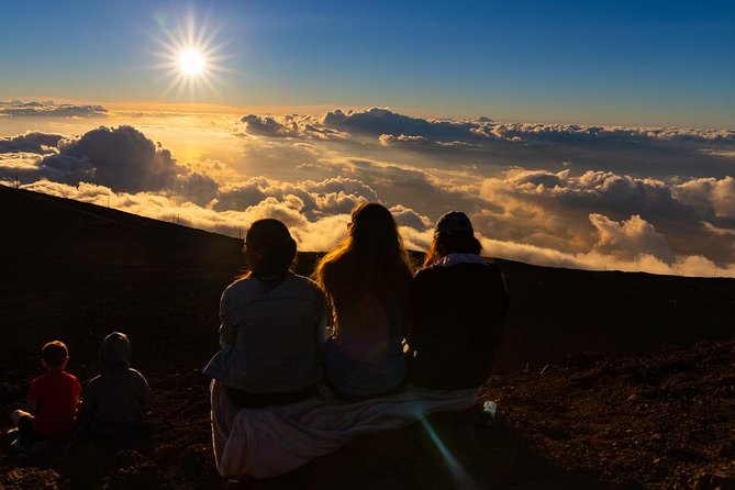 Haleakala's Best Sunset Tour With Dinner Review - Meeting and Pickup Information
