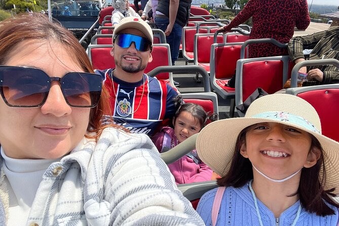 Hop-On Hop-Off Deluxe Bus Tour Review - Bus Features and Onboard Amenities