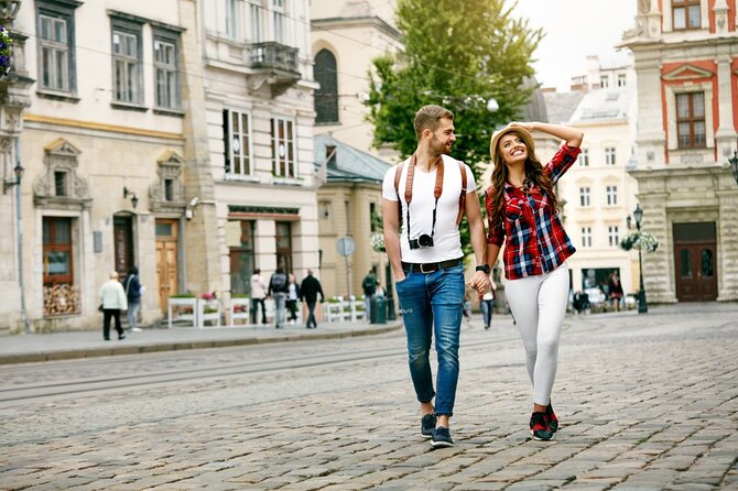 Love Struck Strolls: Ithaca's Romantic Walk - The Perfect Itinerary for Couples