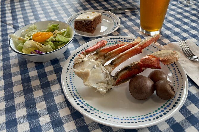 Lumberjack Show and Harbor Haus Crab Feast - Meal Details