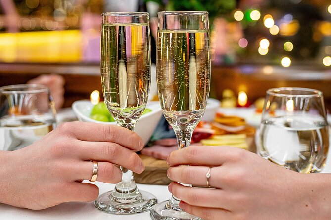 NYC Valentines Dinner Cruise With Live Entertainment and Open Bar - Entertainment and Attractions