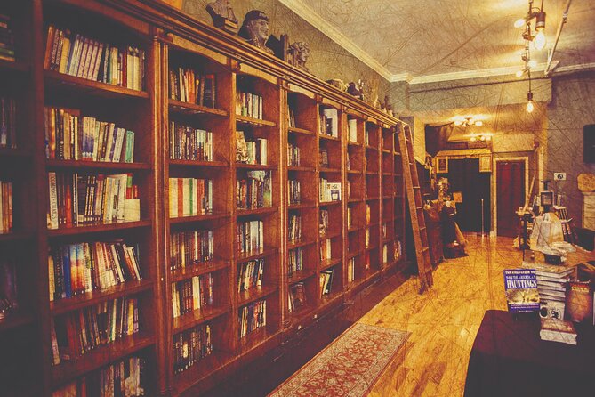 Paranormal Museum Tour A Truly Haunting Experience - Meet Your Guide: A Paranormal Expert
