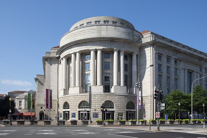 Private 4-Hour Best of Washington Tour at Night With Private Driver and Guide - Inclusions