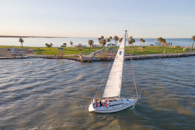 Private Sailing Charter Review: A Perfect Getaway - Onboard Comforts: Amenities Provided During the Sail