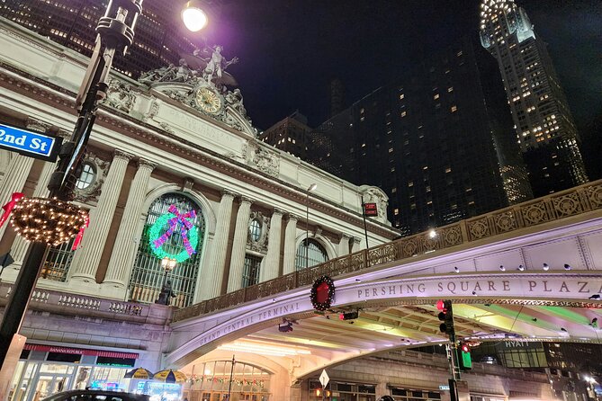 Romantic Christmas Mystery of a Lost Lover in NYC - Uncovering the Mystery: Clues and Riddles to Solve