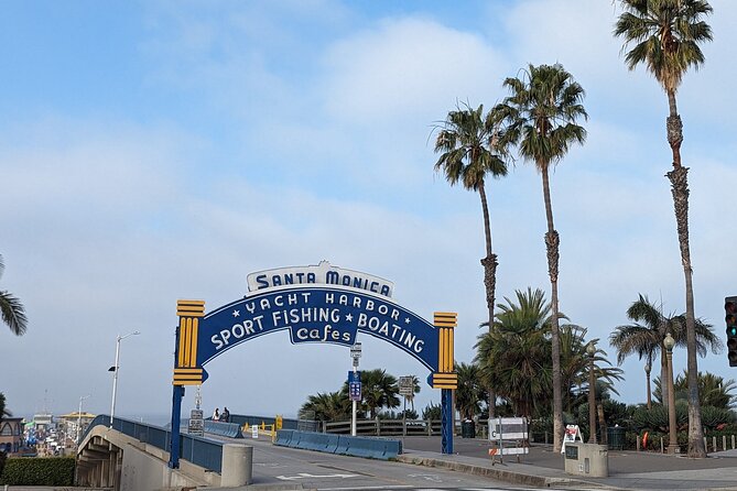 Santa Monica Scavenger Hunt Walking Tour and Game - Meeting and Start/End Points