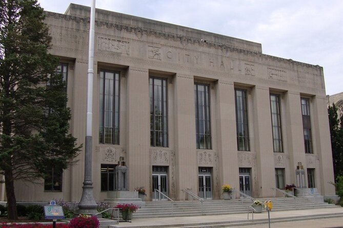 Self-Guided Scavenger Hunt: Kalamazoo Fun - Exploring Kalamazoos Landmarks