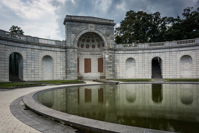 Self Guided Walking Tour of Arlington National Cemetery GPS App - Key Features of the App