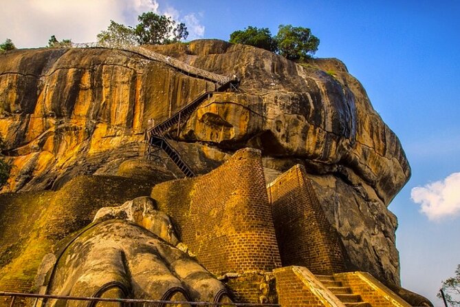 Sigiriya Rock & Cave Temple Review - What to Expect on the Day of the Tour