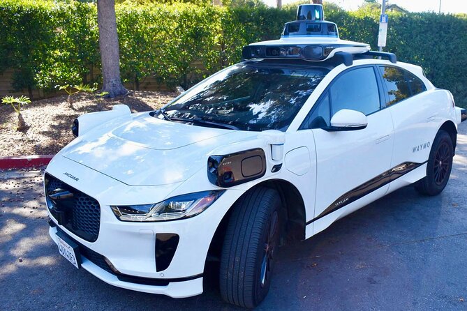 Step Into the Future: Self-Driving Ride Experience in Los Angeles - Arriving at the Meeting Point
