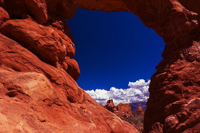3-Hour Red Rock Canyon Jeep Tour Review - Accessibility and Traveler Requirements